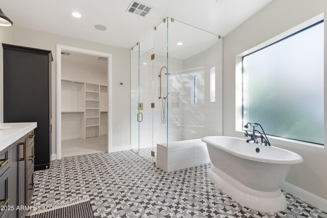 Building Photo - 4601 N Royal View Dr