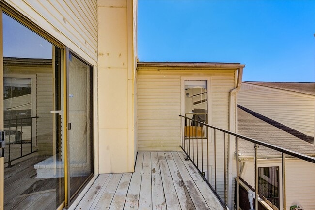Building Photo - 6401 Deihl Rd
