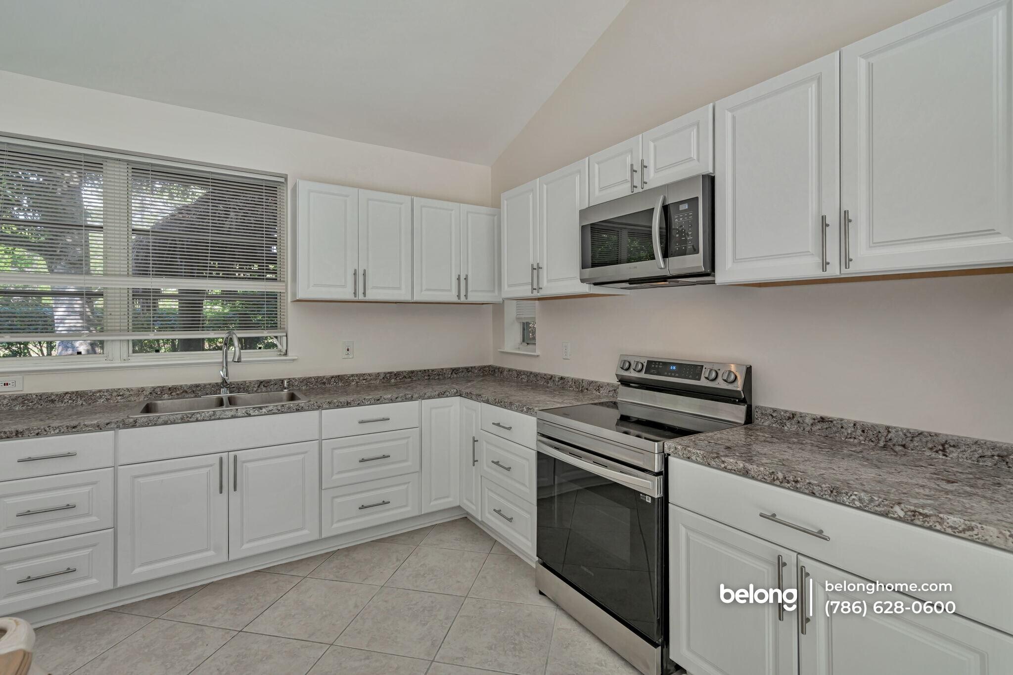 Building Photo - 6235 4th St