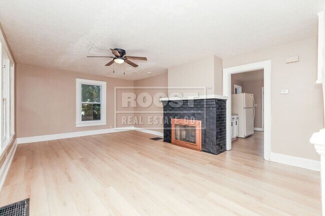 Building Photo - 103 N Clairmont Ave