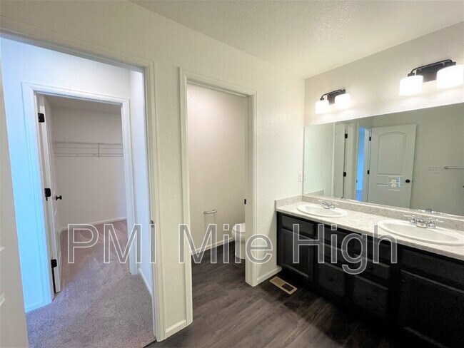 Building Photo - 21138 E 61st Dr