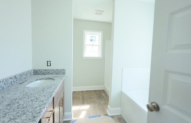 Building Photo - 130 Enclave Ct