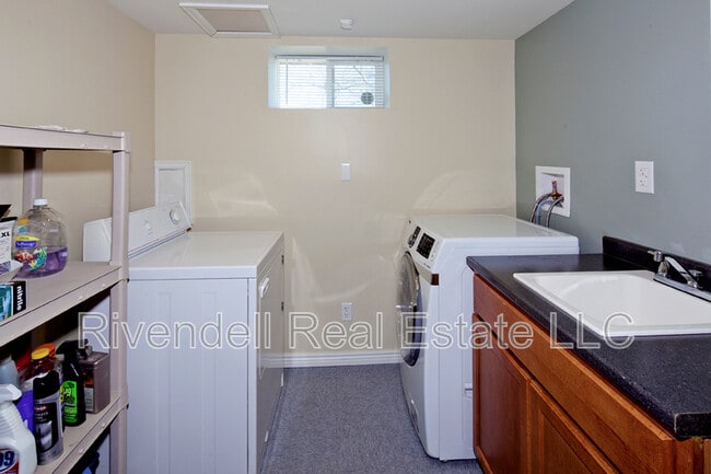 Building Photo - 1230 Havana St