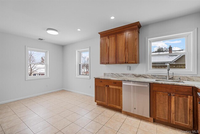 Building Photo - 917 Parkway Pl