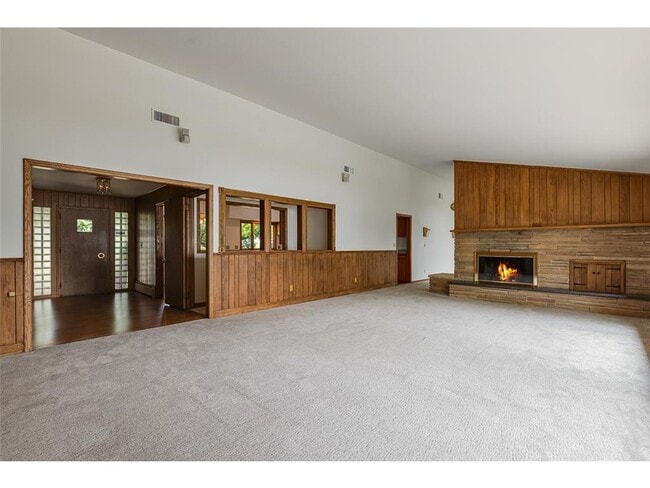 Building Photo - 6400 Greenbriar Ave