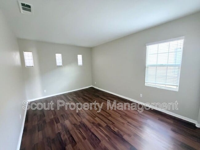 Building Photo - 31875 Domenoe Way