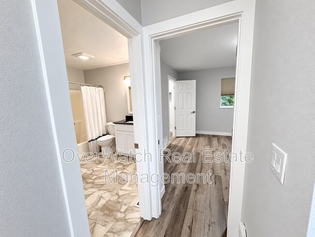 Building Photo - 4031 Lunar Dr