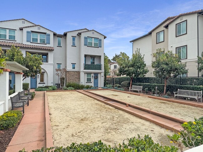 Building Photo - Great 2B/2.5BA Townhome in Oceanside!