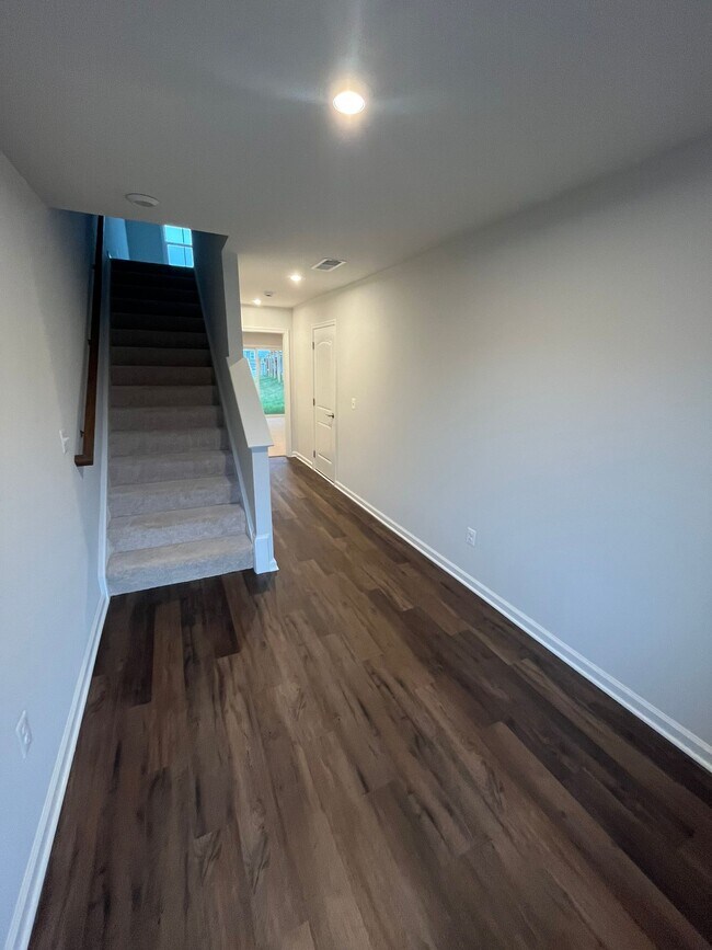 Building Photo - 5981 McComb St