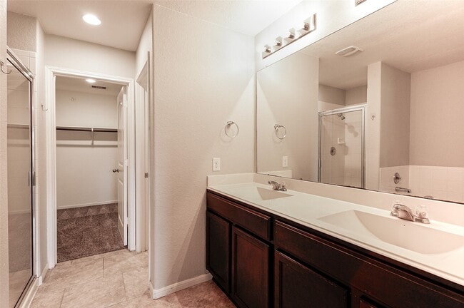 Building Photo - 29319 Dunns Creek Ct