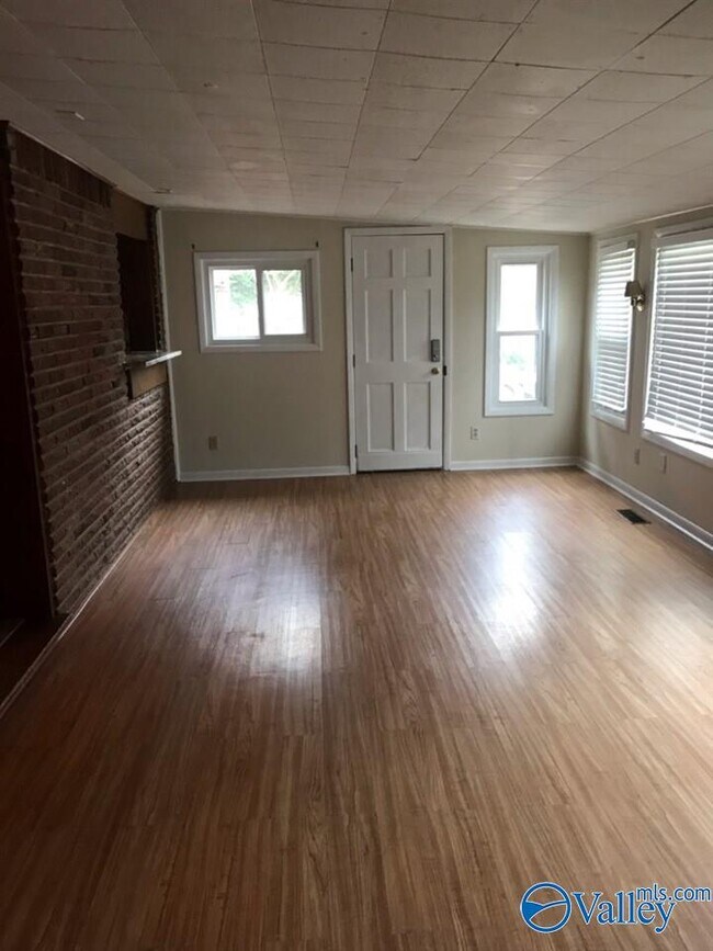 Building Photo - 7310 Chadwell Rd SW