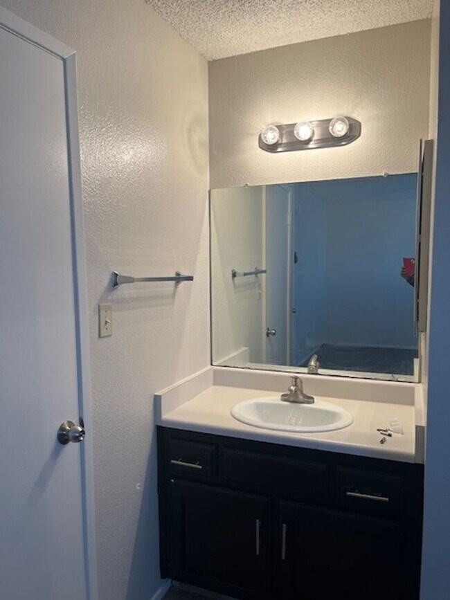 Building Photo - BC817-11