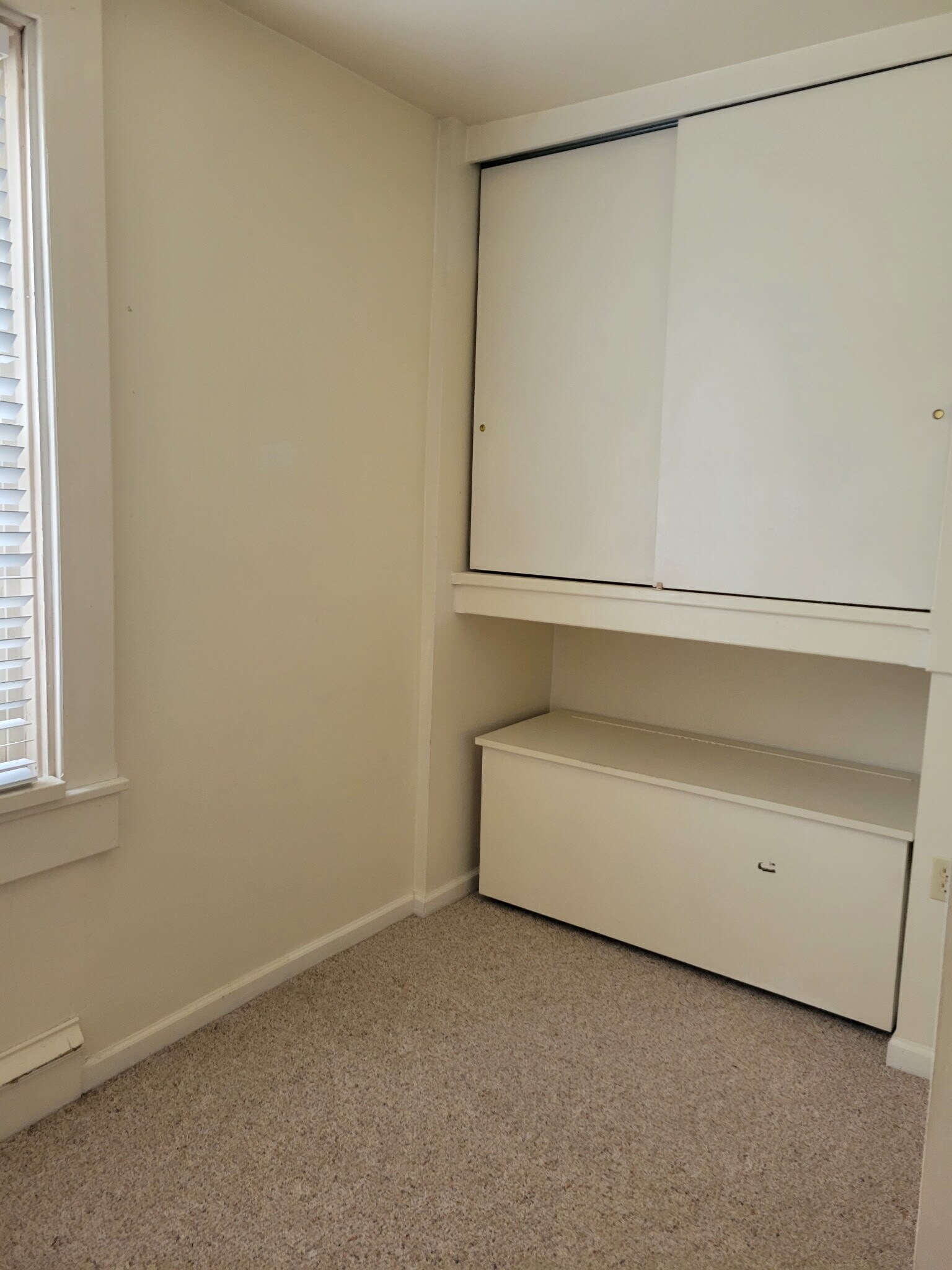 Building Photo - 320 N Penn St