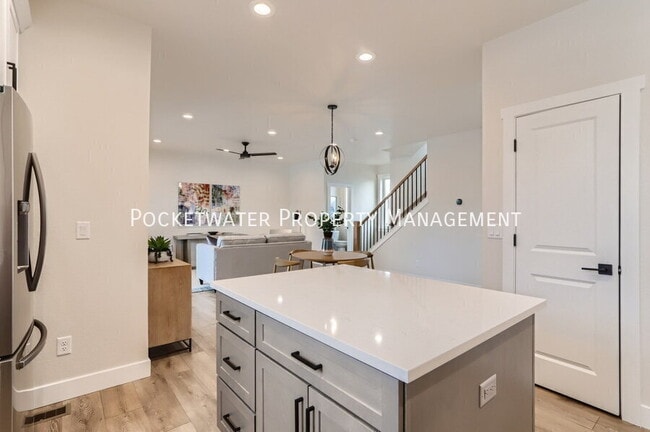 Building Photo - 1331 Baker St