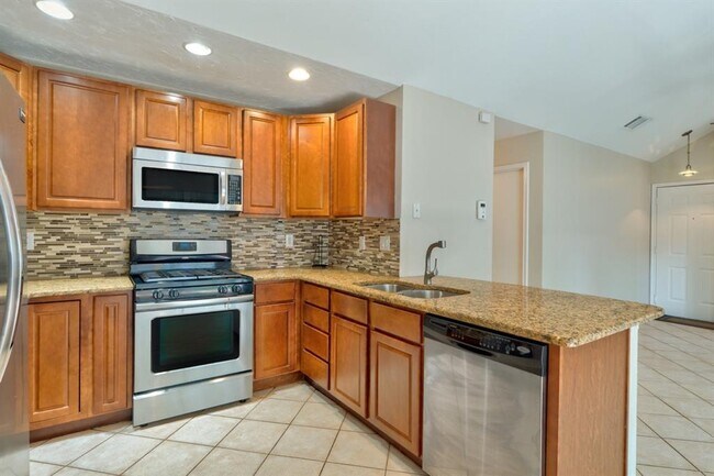 Building Photo - 1411 Gracy Farms Ln