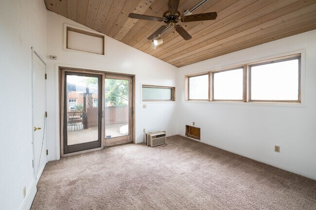 Building Photo - Sunlit One-Bedroom Gem