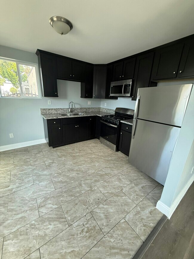 Building Photo - 1727 W 84th Pl