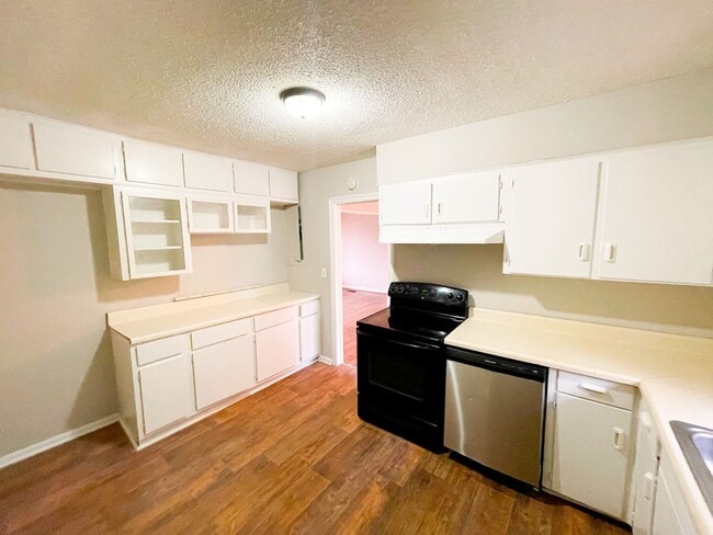 Building Photo - Available for Section 8!