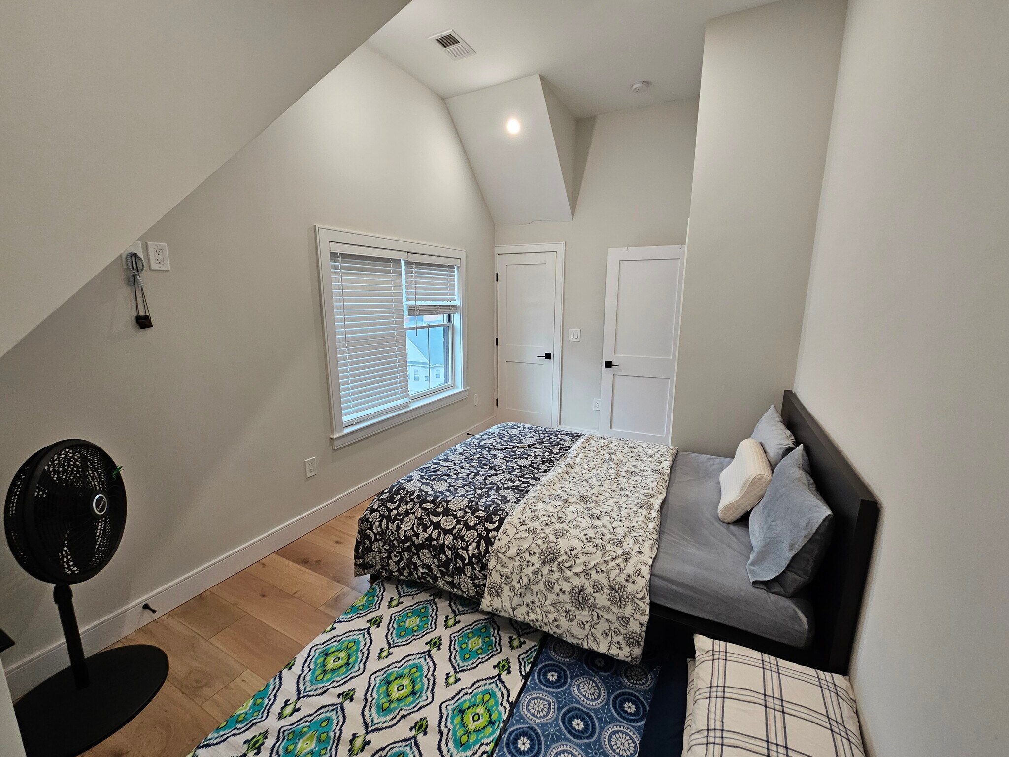 Building Photo - 9 Everett Sq