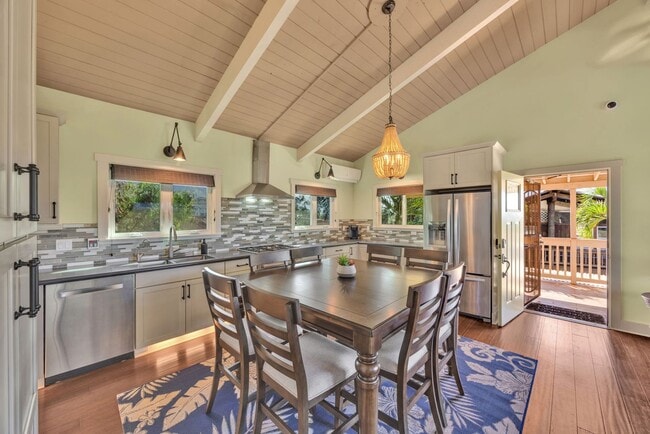 Building Photo - Oceanview 3-Bedroom in Lahaina – Solar, EV...