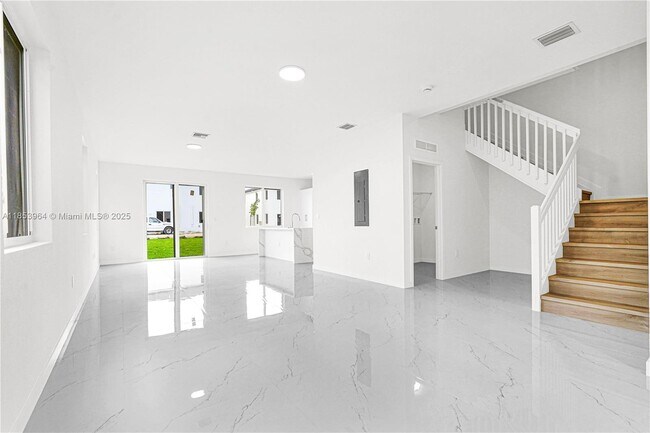 Building Photo - 22465 SW 125th Ave