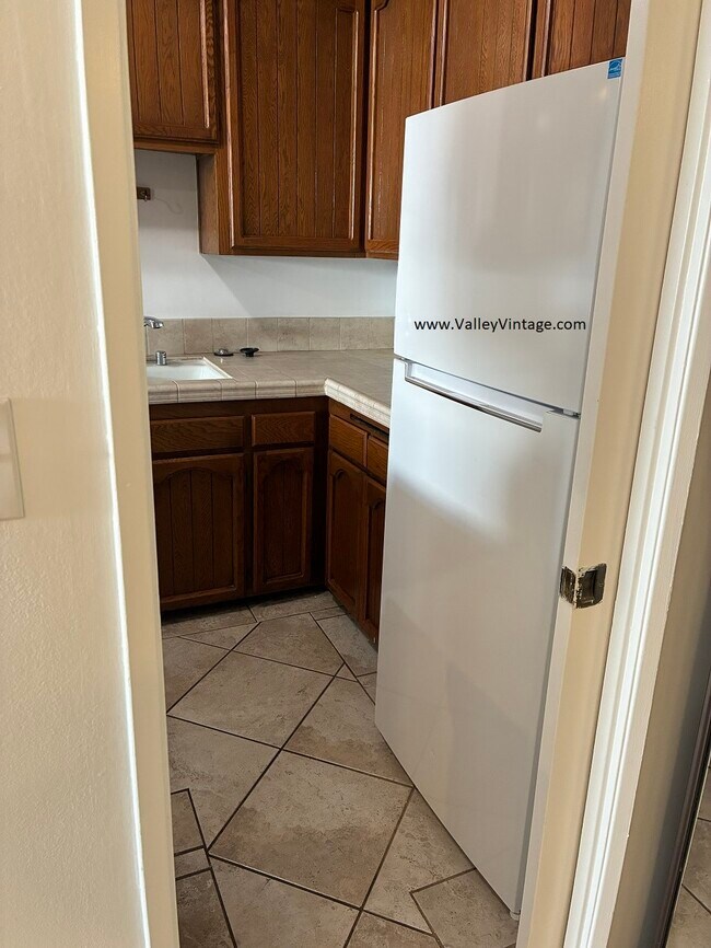 Building Photo - 11687 S Montana Ave