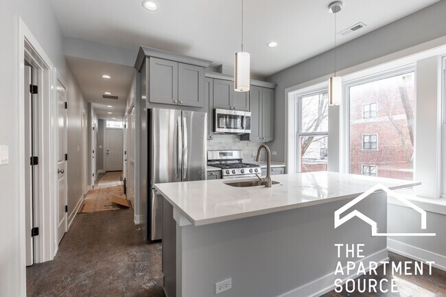 Building Photo - 3135 N Oakley Ave