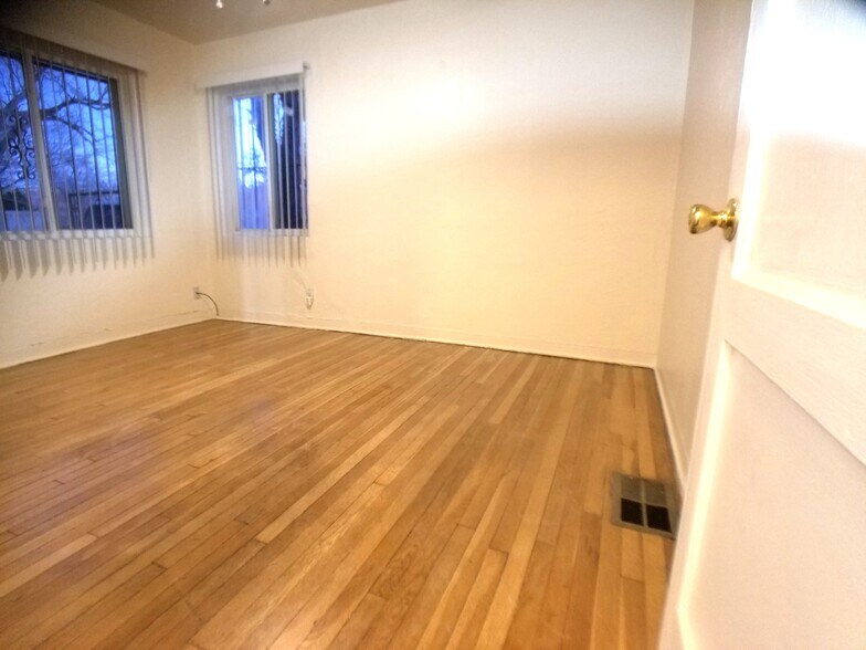 Building Photo - 1904 Lead Ave SE