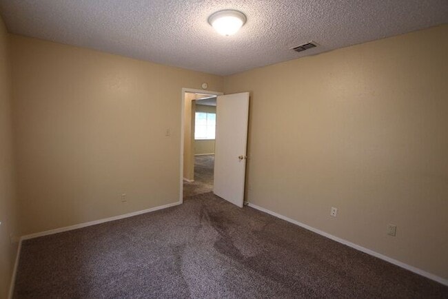 Building Photo - Adorable 3 Bedroom Duplex in Tyler