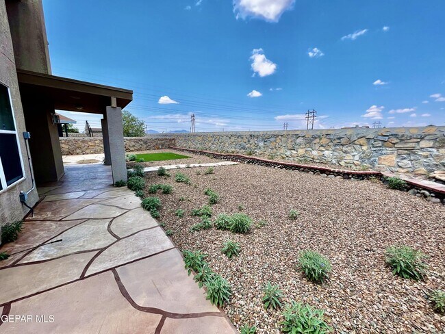 Building Photo - 12701 Francisco Paz Dr