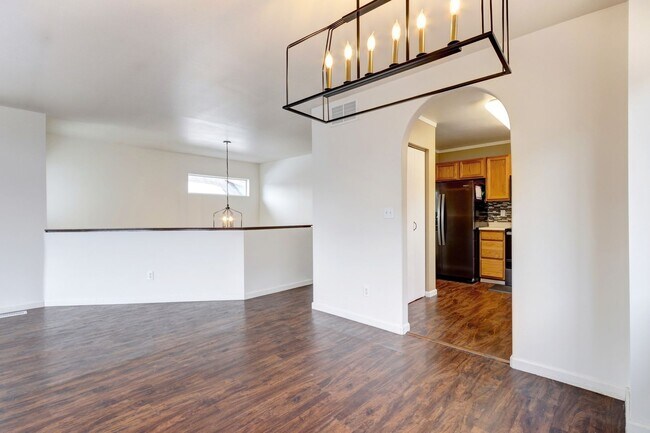 Building Photo - East Anchorage Home Near Trails & Parks; W/D in unit, Garage, Fenced Yard; Quick Access to JBER