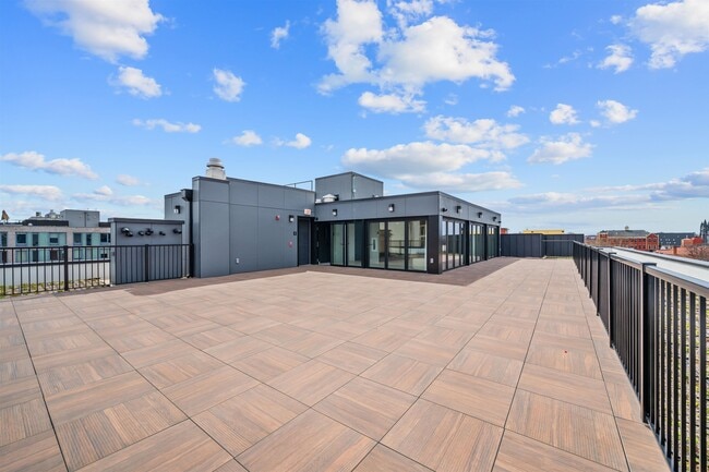 Building Photo - 337 Johnston Ave