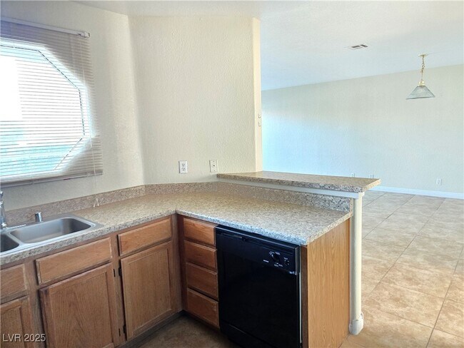 Building Photo - 5072 S Rainbow Blvd