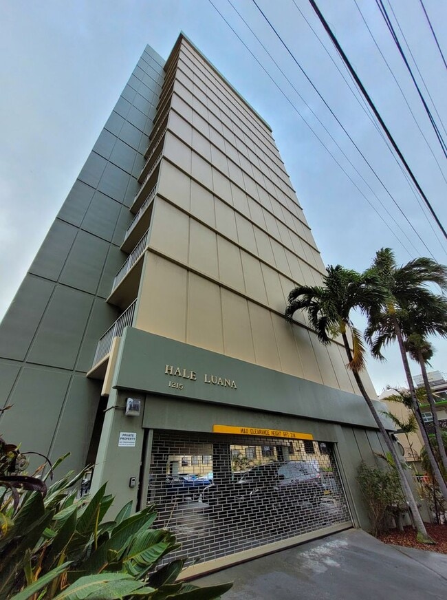 Primary Photo - AVAILABLE 11/3/25 1BR / 1Bath / 1Pkg Condo...