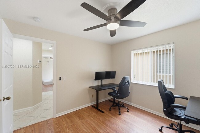 Building Photo - 1004 Golden Cane Dr