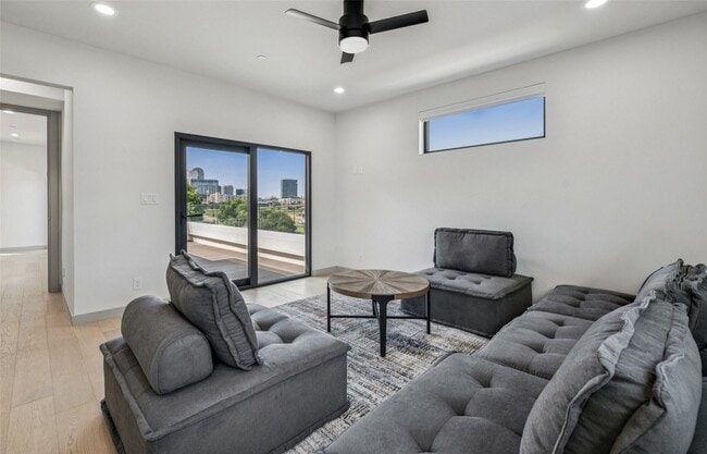 Building Photo - 1880 Beaumont St