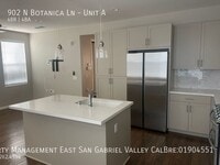 Building Photo - 902 Botanica Ln