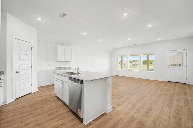 Building Photo - 3101 Laredo Ln