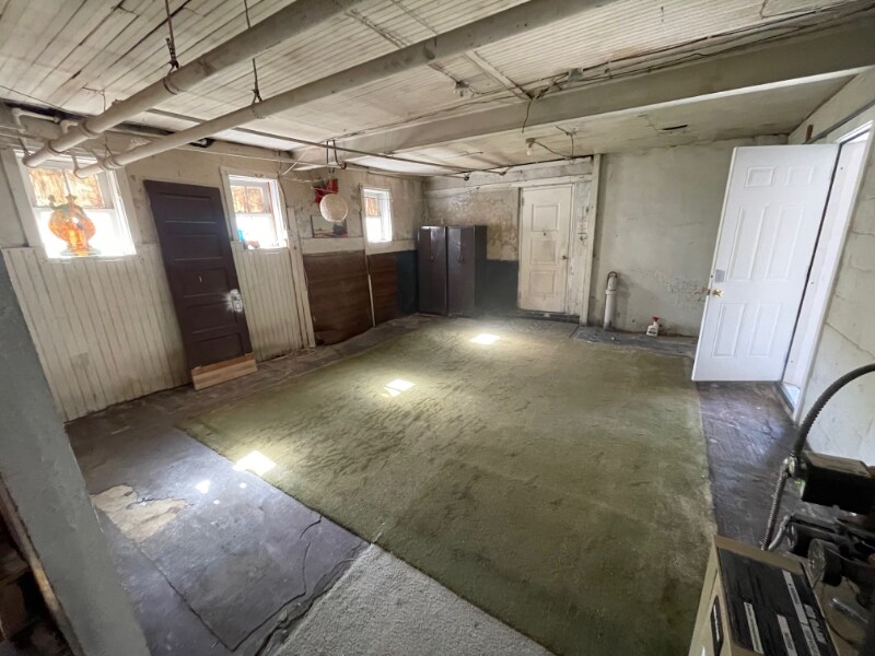 Building Photo - 2438 S 5th St