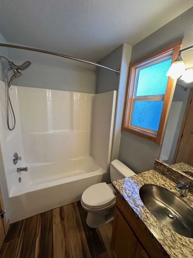 Building Photo - Conveniently Located Two Bed + Loft, Backs to Pond and Trails