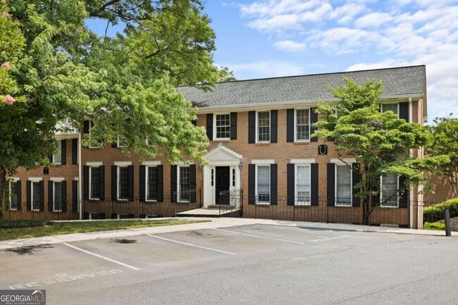 Primary Photo - 1101 Collier Rd NW