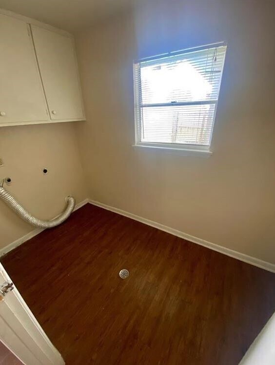 Building Photo - 5025 Meandering Ln