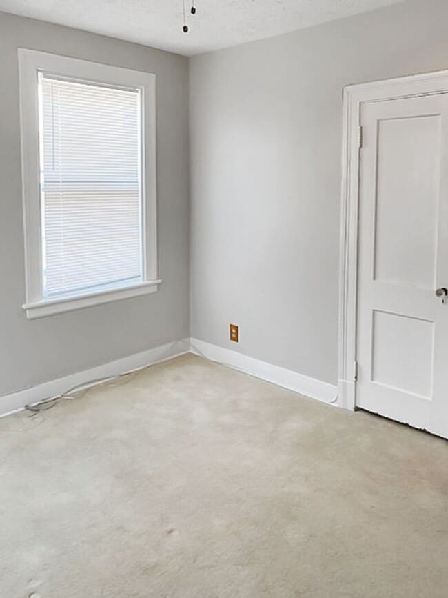 Building Photo - Sophisticated Living in The Fan: 2 Bedroom...