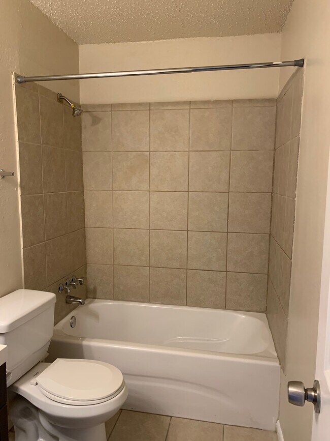 Building Photo - 1633 Jo Ann Place