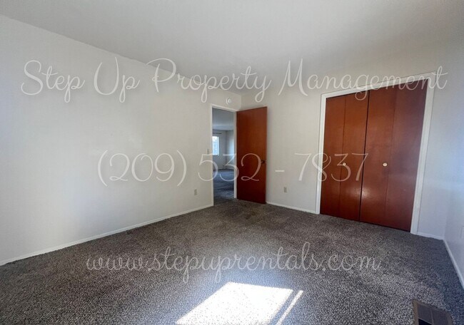Building Photo - 94 S Norlin St