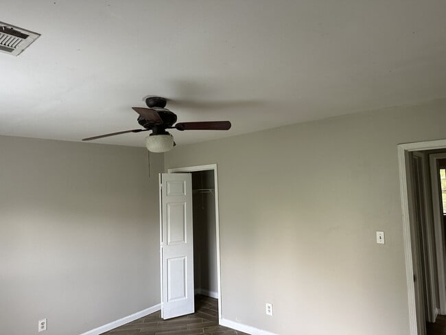 Building Photo - 5091 Farm Valley Dr NE