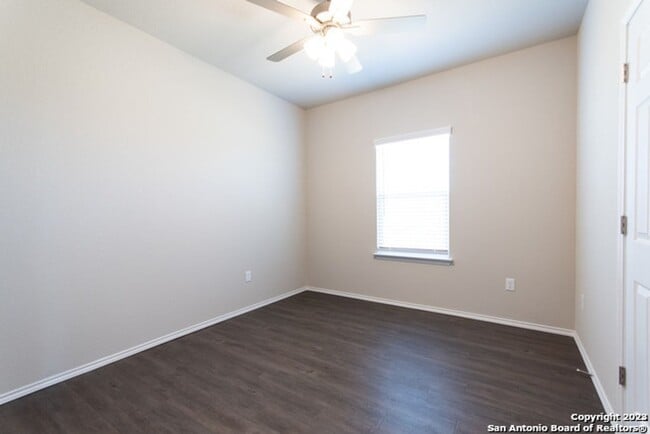 Building Photo - LUXURY 3/2 Navarro ISD