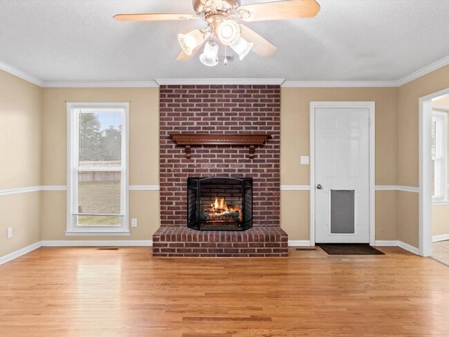 Building Photo - Nice, well-maintained home located on a quiet street in East Limestone.