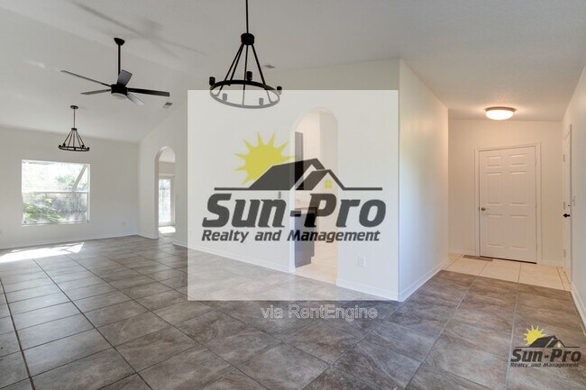 Building Photo - 5505 Magnolia Ave