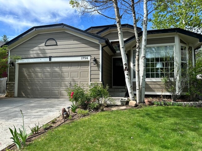 Building Photo - 3 Bedroom 3 Bath - Arapahoe Ridge Erie!